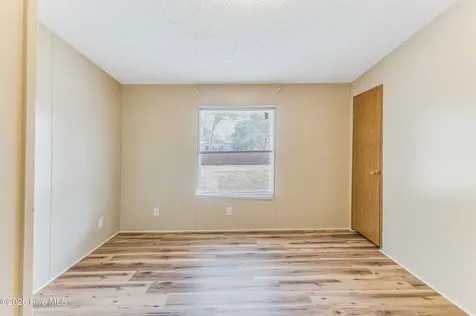 4690 Port Loop Road SE Southport NC 28461