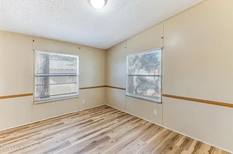 4690 Port Loop Road SE Southport NC 28461