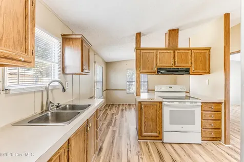 4690 Port Loop Road SE Southport NC 28461