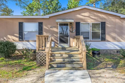 4690 Port Loop Road SE Southport NC 28461