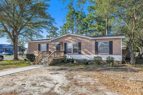 4690 Port Loop Road SE Southport NC 28461