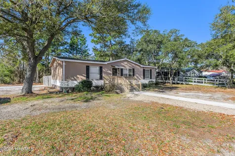 4690 Port Loop Road SE Southport NC 28461