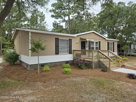 4690 Port Loop Road SE Southport NC 28461