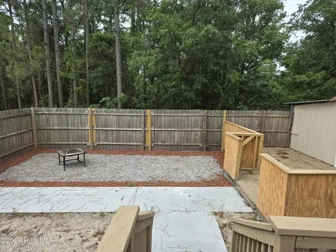 4690 Port Loop Road SE Southport NC 28461