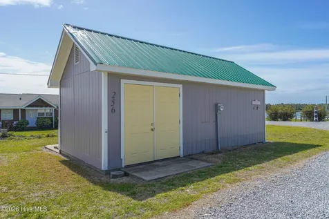 252 Shell Rock Landing Road Hubert NC 28539