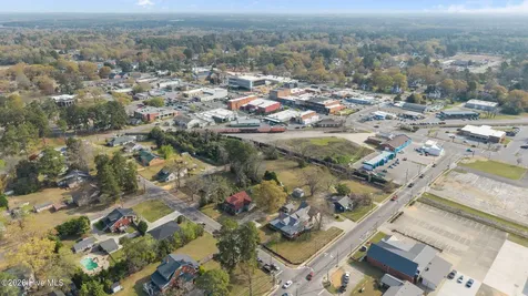 402-406B Harris Avenue Raeford NC 28376