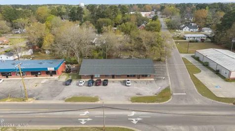 402-406B Harris Avenue Raeford NC 28376