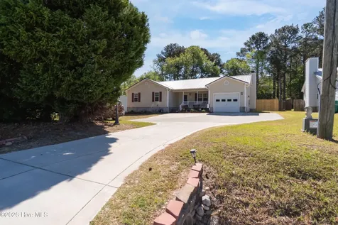 623 Queens Creek Road Hubert NC 28539