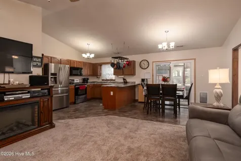 623 Queens Creek Road Hubert NC 28539