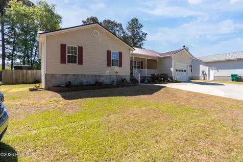 623 Queens Creek Road Hubert NC 28539
