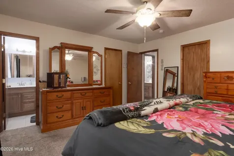 623 Queens Creek Road Hubert NC 28539