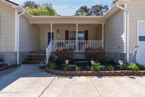 623 Queens Creek Road Hubert NC 28539