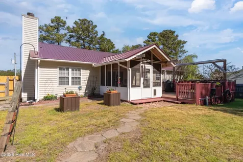 623 Queens Creek Road Hubert NC 28539