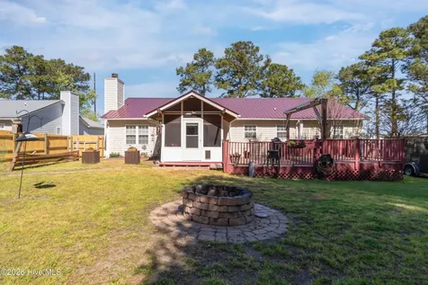623 Queens Creek Road Hubert NC 28539
