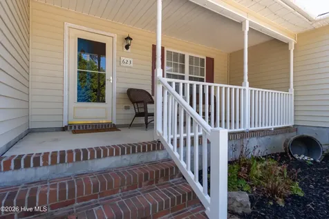 623 Queens Creek Road Hubert NC 28539