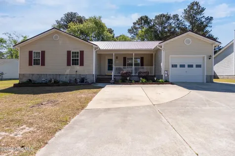 623 Queens Creek Road Hubert NC 28539