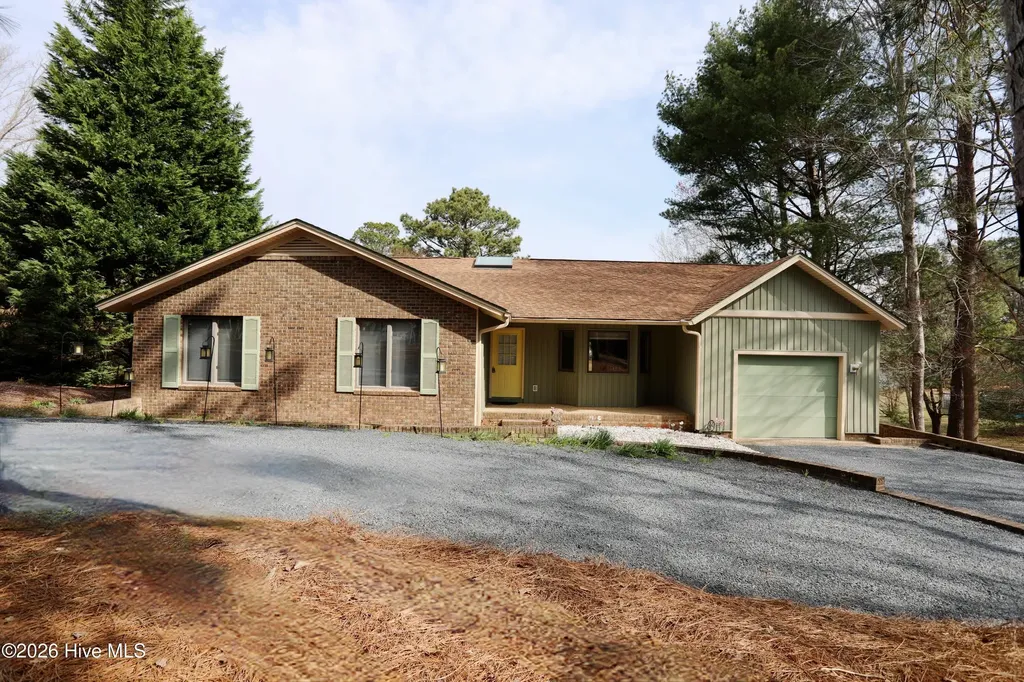 116 Shagbark Court West End NC 27376
