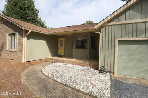 116 Shagbark Court West End NC 27376