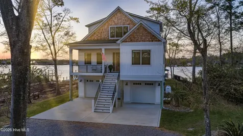 823 Chadwick Shores Drive Sneads Ferry NC 28460