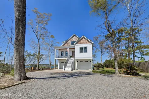 823 Chadwick Shores Drive Sneads Ferry NC 28460