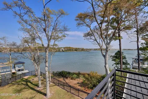 823 Chadwick Shores Drive Sneads Ferry NC 28460