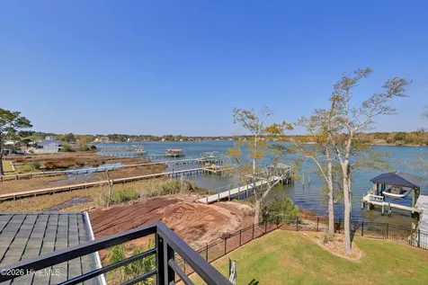 823 Chadwick Shores Drive Sneads Ferry NC 28460