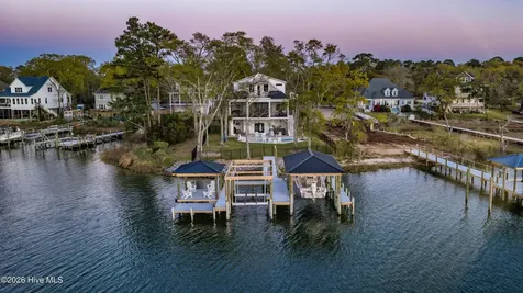 823 Chadwick Shores Drive Sneads Ferry NC 28460