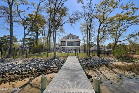 823 Chadwick Shores Drive Sneads Ferry NC 28460