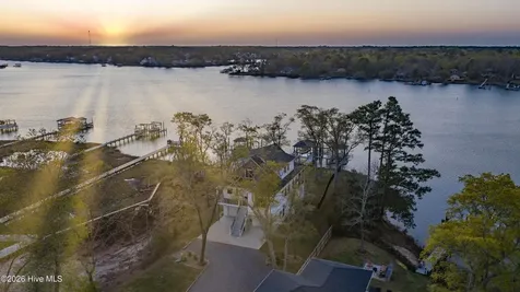 823 Chadwick Shores Drive Sneads Ferry NC 28460