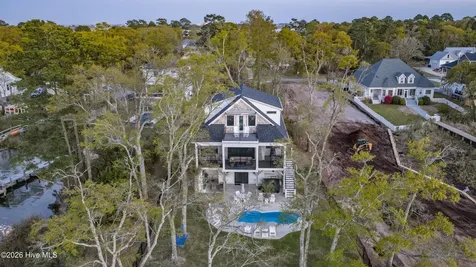 823 Chadwick Shores Drive Sneads Ferry NC 28460