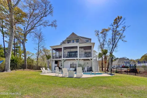 823 Chadwick Shores Drive Sneads Ferry NC 28460