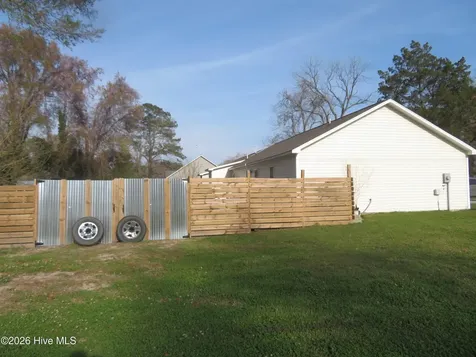 408 7th Street Maysville NC 28555