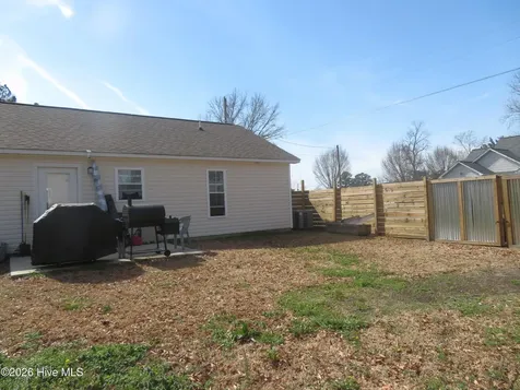 408 7th Street Maysville NC 28555