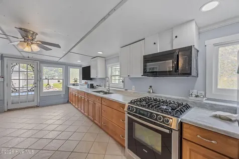 1104 Longview Drive New Bern NC 28562