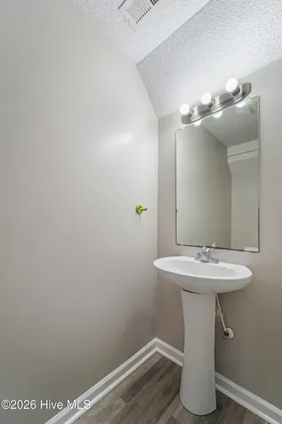 207 Pinegrove Court Jacksonville NC 28546