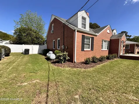 612 Blaney Street Clinton NC 28328