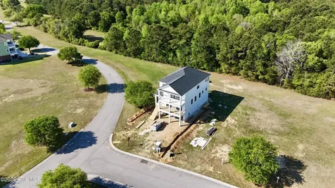 244 Colleton Square Newport NC 28570