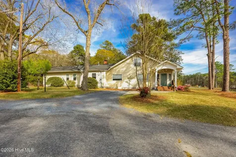 901 E Main Street Aberdeen NC 28315