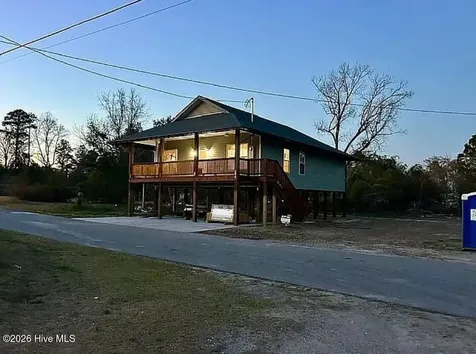 303 E Jones Street Trenton NC 28585