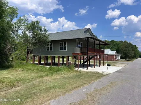 303 E Jones Street Trenton NC 28585