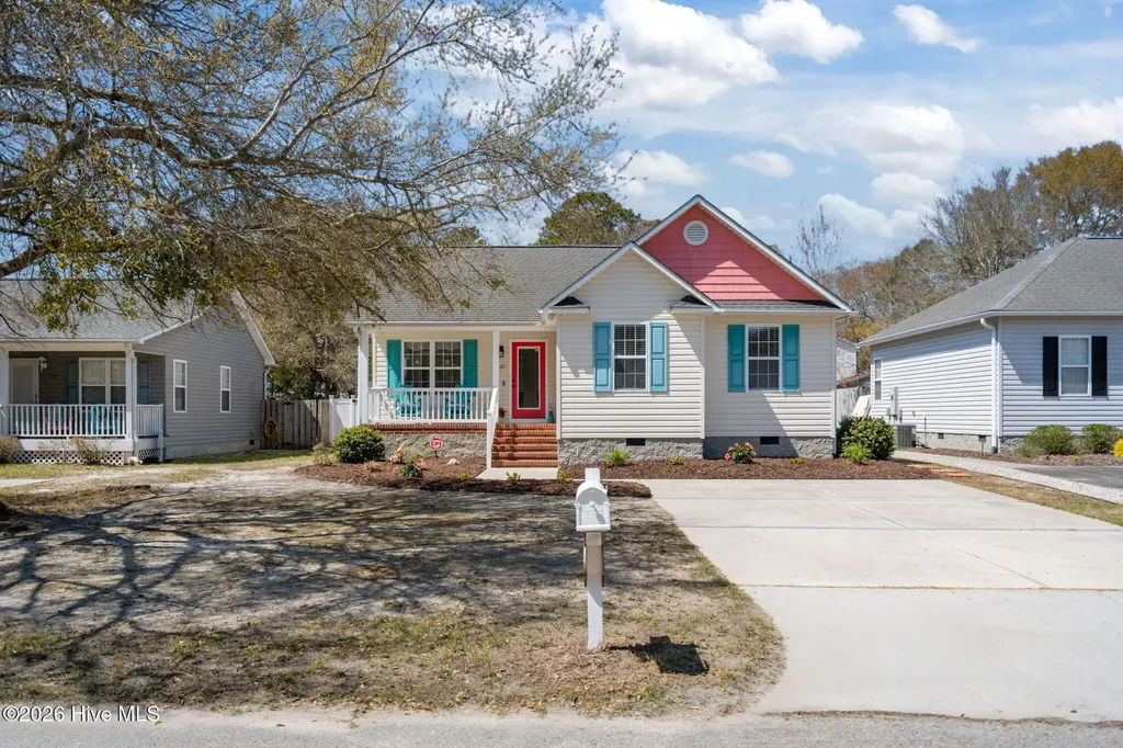 137 NE 4th Street Oak Island NC 28465
