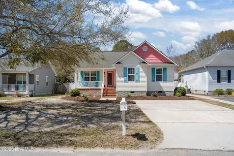 137 NE 4th Street Oak Island NC 28465