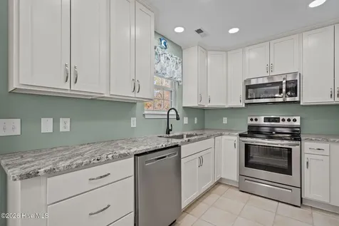 137 NE 4th Street Oak Island NC 28465