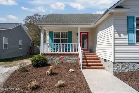 137 NE 4th Street Oak Island NC 28465