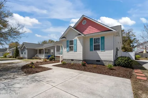 137 NE 4th Street Oak Island NC 28465