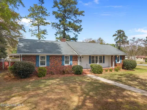 2212 Longleaf Pine Drive Kinston NC 28504