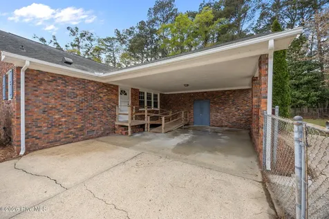2212 Longleaf Pine Drive Kinston NC 28504