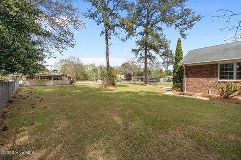 2212 Longleaf Pine Drive Kinston NC 28504
