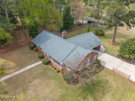 2212 Longleaf Pine Drive Kinston NC 28504