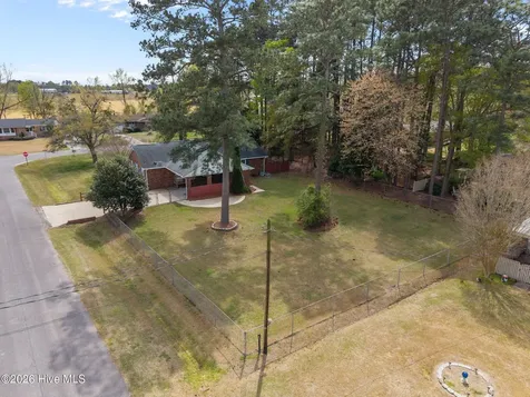 2212 Longleaf Pine Drive Kinston NC 28504